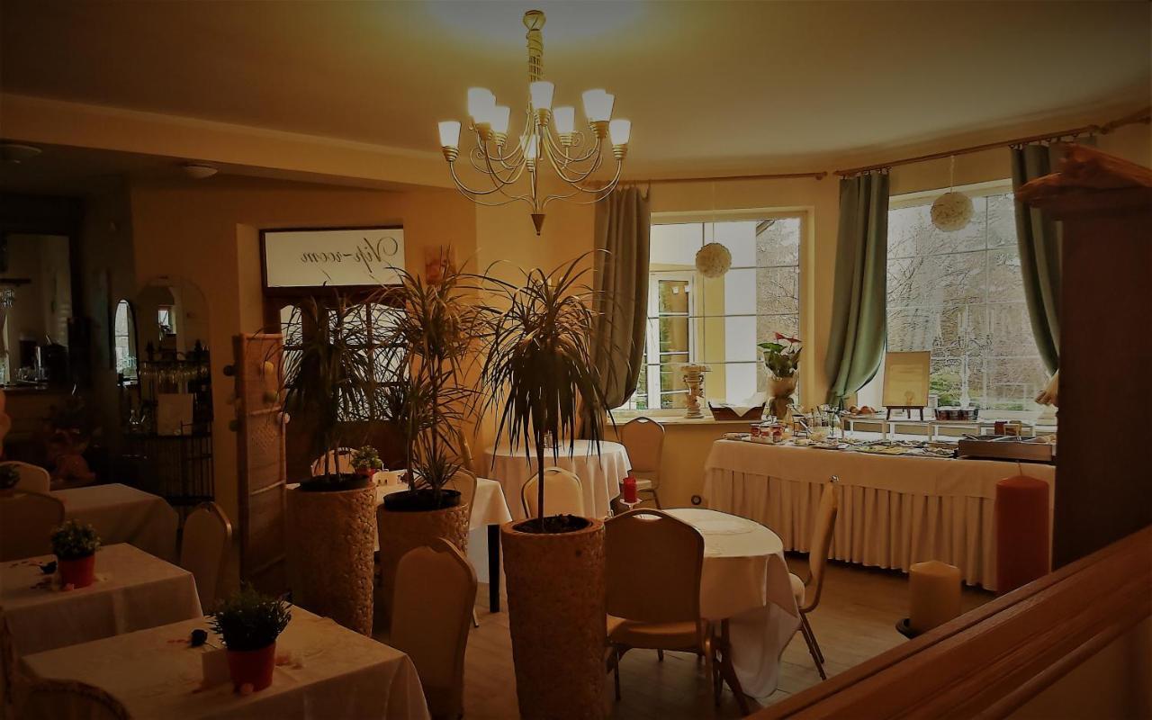 Hotel Villa Hubertus Kutno Exterior foto