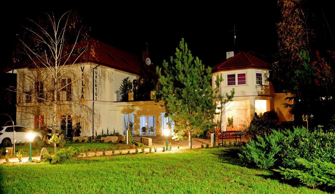 Hotel Villa Hubertus Kutno Exterior foto